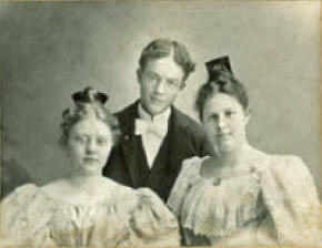 Gilchrist, Nellie and Annie Roberts
